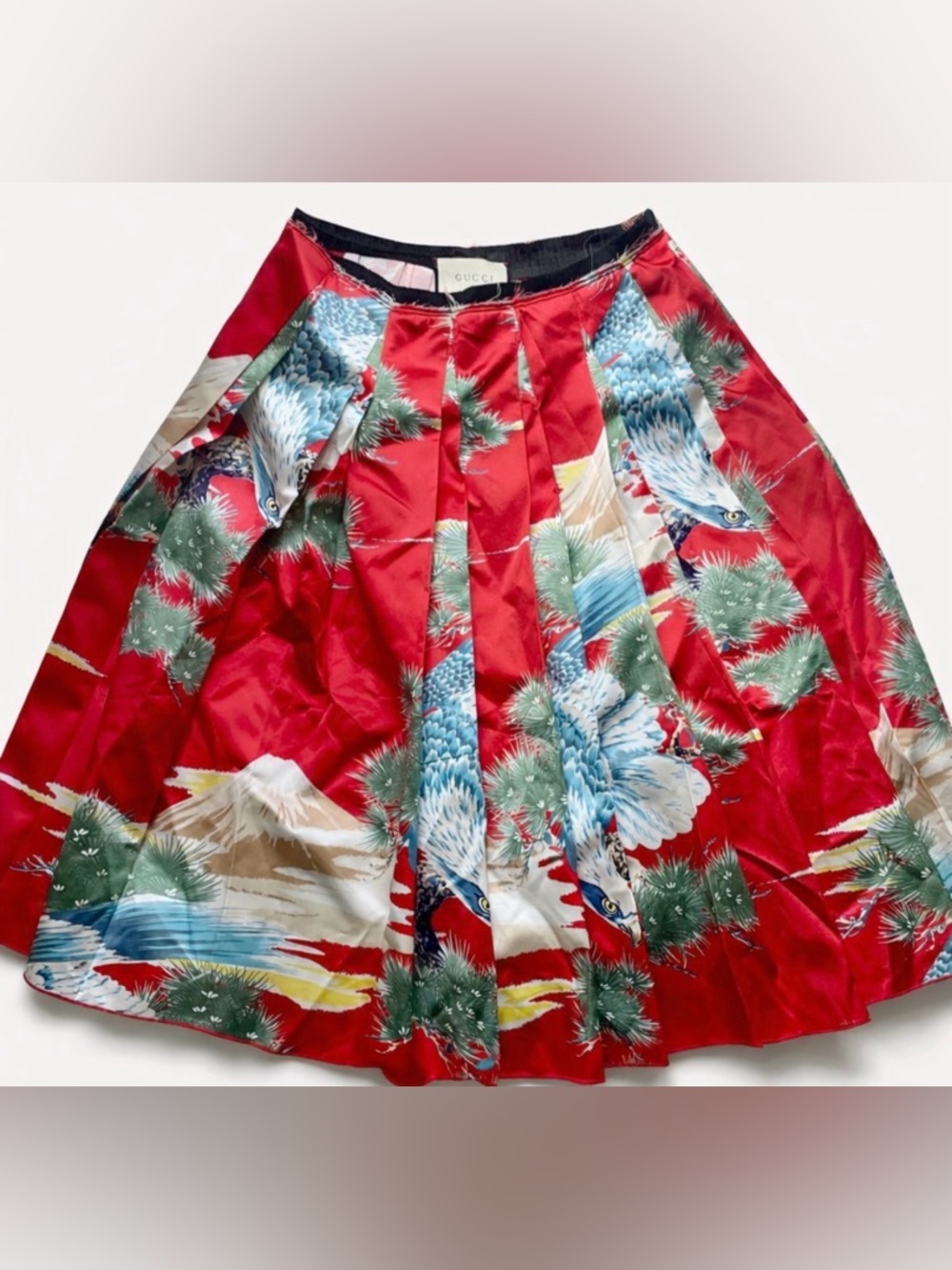 Gucci Silk Crane Print Pleated Skirt Red Statement Luxury Italy Size 40 small - Picture 2 of 9
